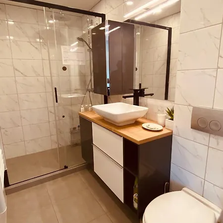 Appartement T2 à Avec Belle Terrasse - Fr-1-459-247 *