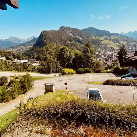 T2 à Avec Belle Terrasse - Fr-1-459-247 * La Clusaz