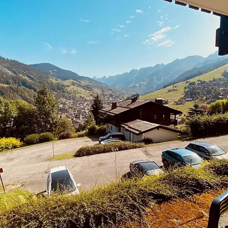 T2 à Avec Belle Terrasse - Fr-1-459-247 * La Clusaz